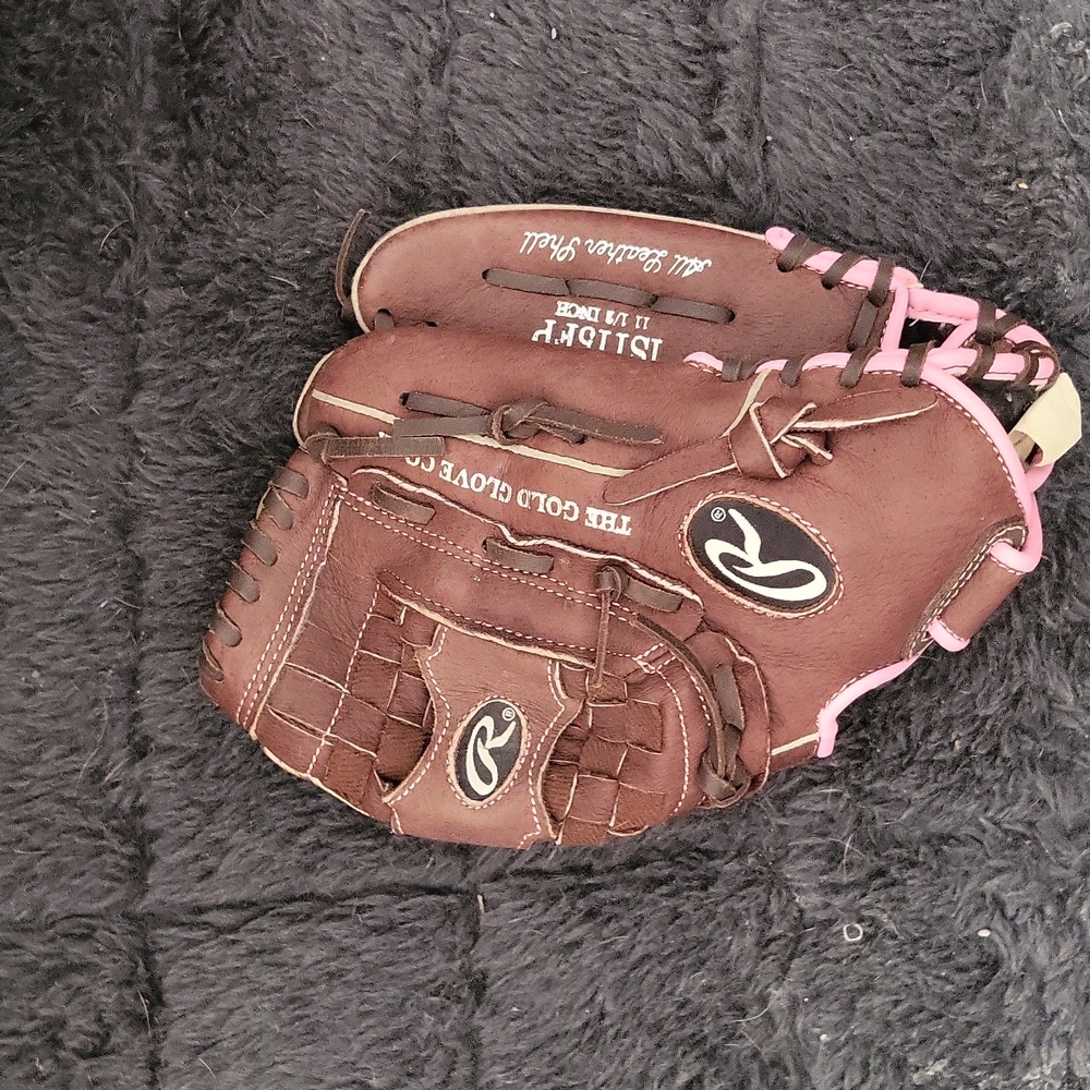 Girls softball glove